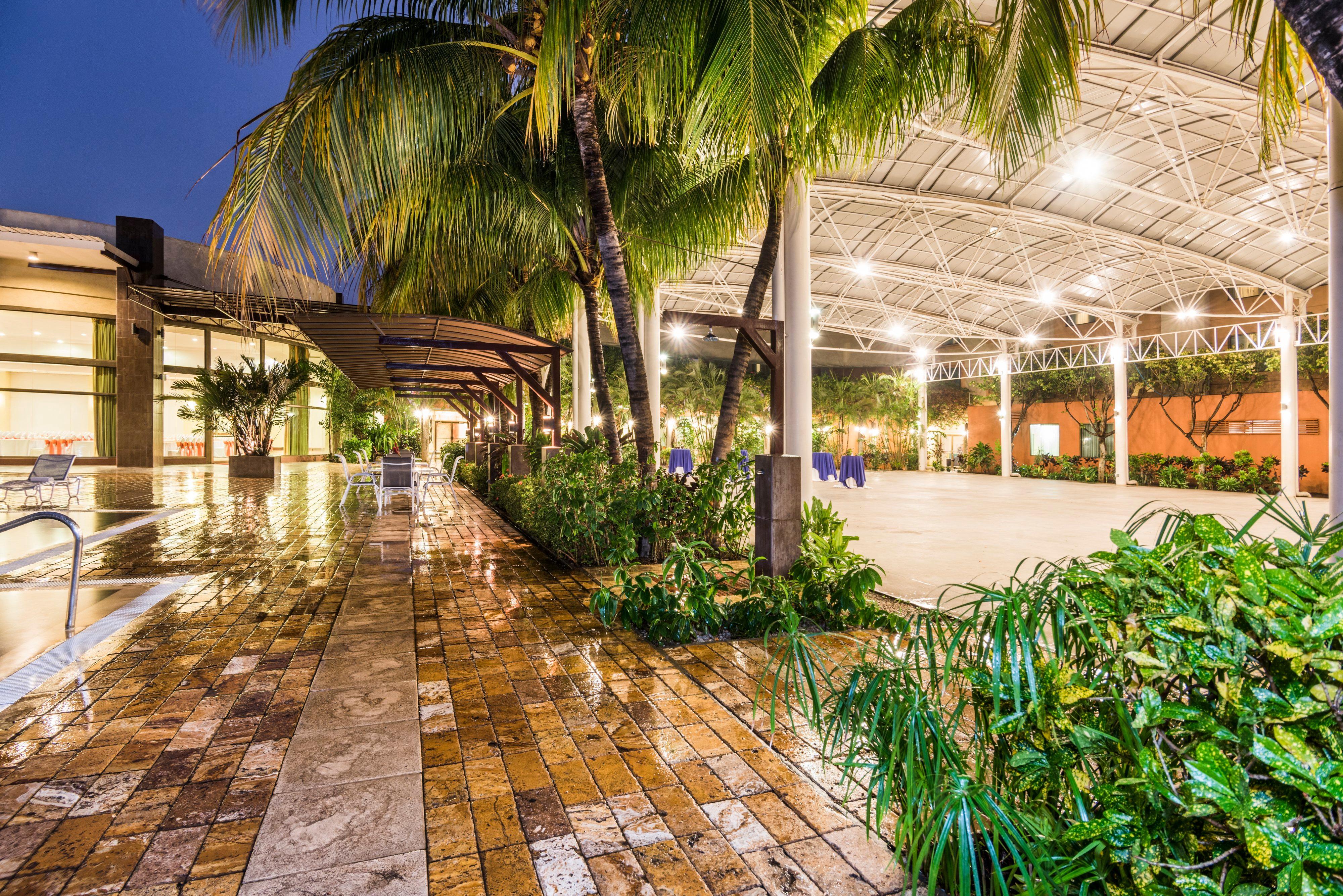 Holiday Inn Convention Center By Ihg Managua Exterior photo