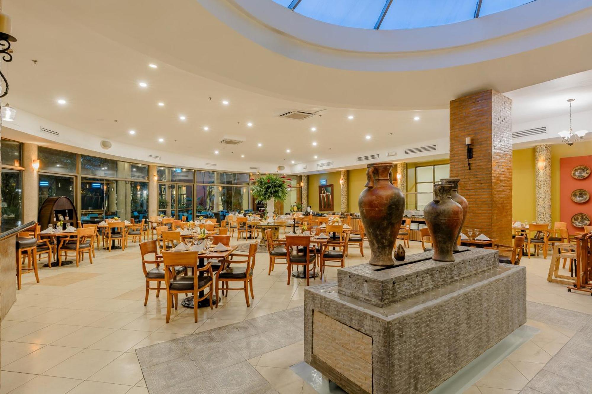 Holiday Inn Convention Center By Ihg Managua Exterior photo